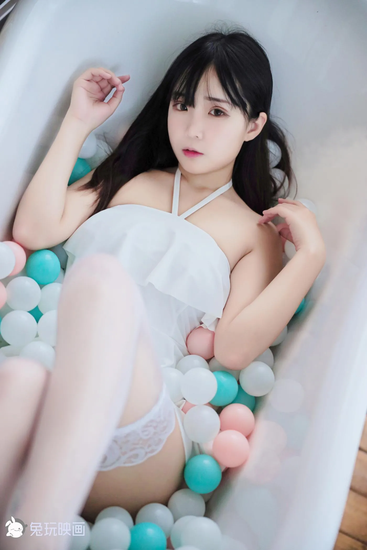 御子Yumiko – NO.06 御子的白裙 [47P]插图2